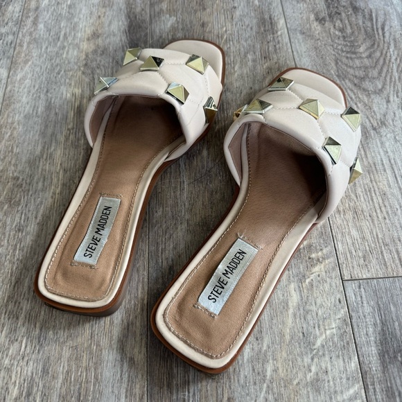 Steve Madden Beige Sandals with Gold Studs - Picture 4 of 8